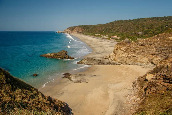 Cicha plaża Zipolite wsi w regionie Maksykańskim Oaxaca — Zdjęcie stockowe