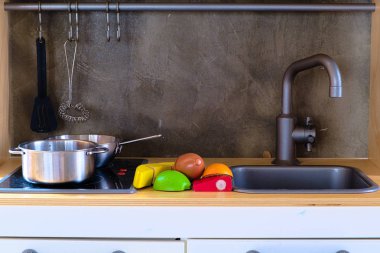 Çocuk mutfak malzemesi simülasyonu