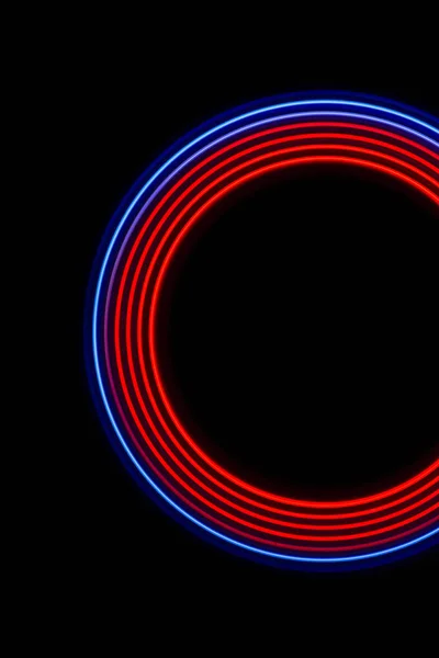 Cercles Lumière Rouge Bleu Sur Fond Noir Image En Vente