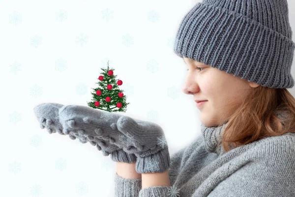 Teenage Girl Gray Knitted Hat Sweater Mittens Holds Small Green — Stock Photo, Image