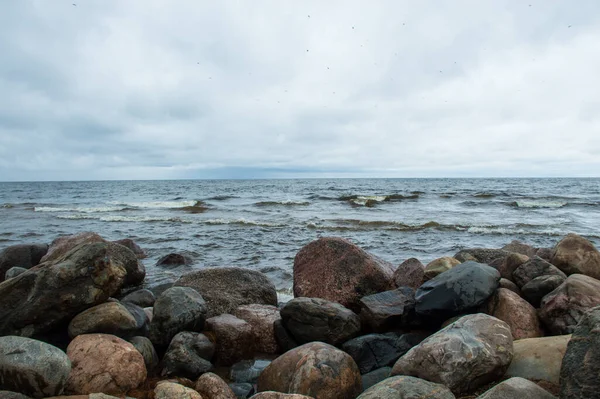 Línea Costa Marítima Con Piedras Grandes —  Fotos de Stock