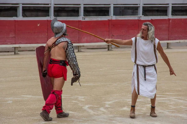 Gladiatori Nell Arena Arles Camargue Francia Durante Uno Spettacolo Turisti — Stock Photo, Image