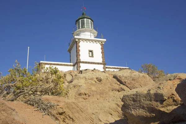 希腊圣托里尼岛的白色灯塔 — 图库照片