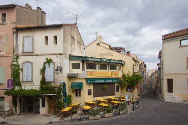 Arenayakınındaki Arles şehrinin sokakları 