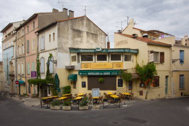 Arenayakınındaki Arles şehrinin sokakları 