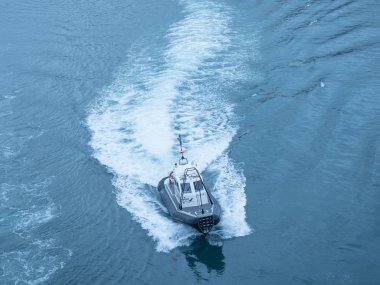 Cenova limanında pilot tekne