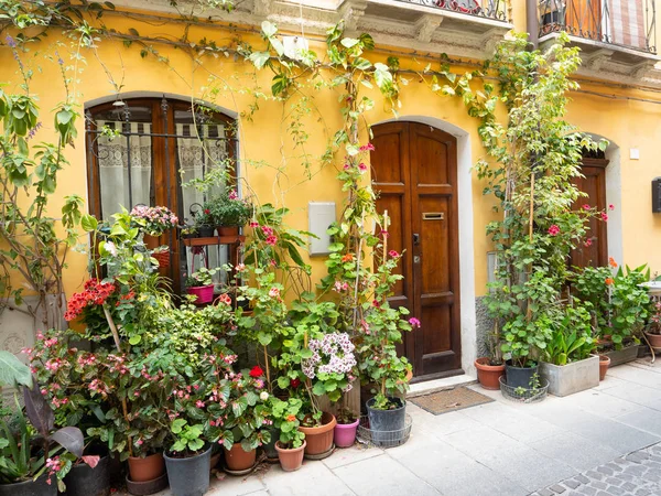 Sardunya Cagliari sokakları