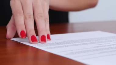 Kız sözleşmenin şartlarını reddediyor ve...