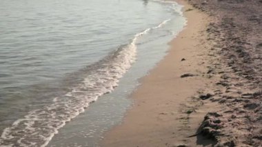 Deniz, kumsal, sakin, huzurlu, huzurlu bir manzara.