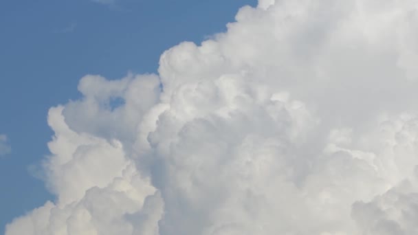 Gökyüzünde Bulut — Stok video