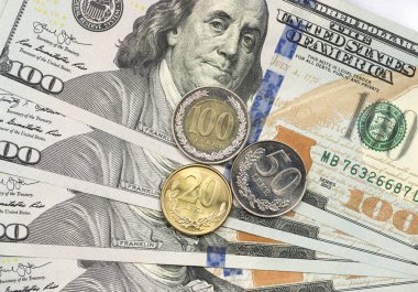 Arnavut sikkesi dolar banknotlarının üzerinde
