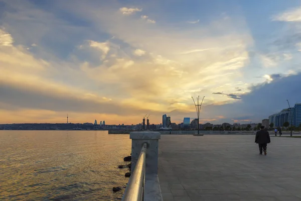 Sunset Bulvarı Bakıda — Stok fotoğraf