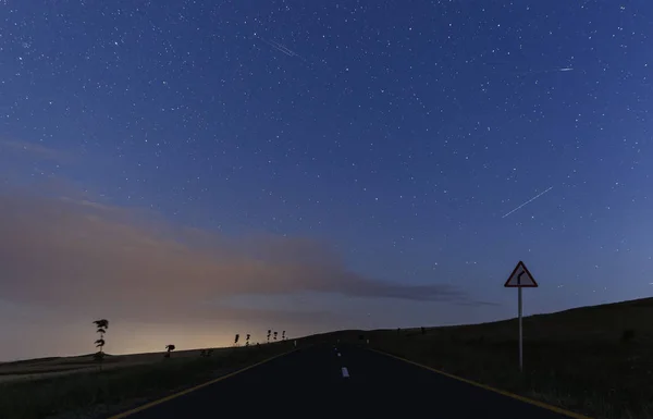 Nuevo Camino Asfalto Cielo Estrellado — Foto de Stock