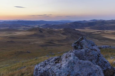 Sunrise Qobustan dağlarında