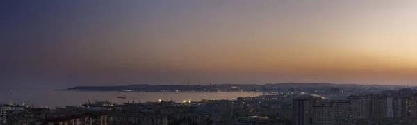 Panorama de Bakú al atardecer del día — Foto de Stock