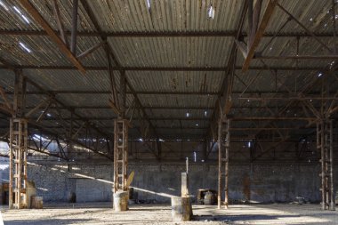 Terk edilmiş fabrikası hangar, Oyunlar paintball içinde tutuldukları