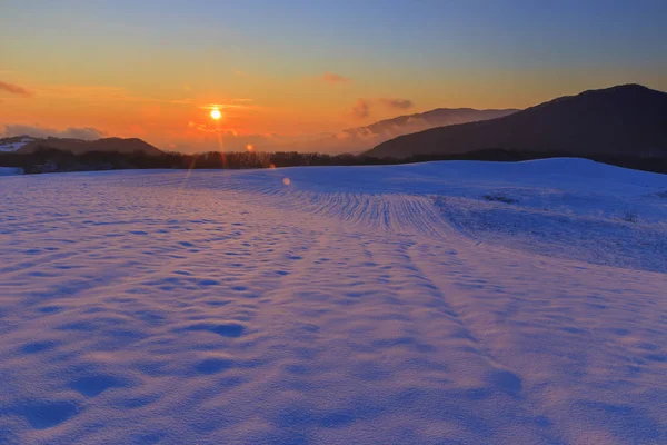 Puesta Sol Helada Las Montañas Invierno —  Fotos de Stock