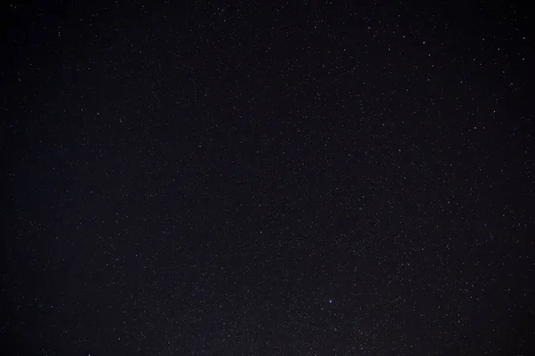 De schoonheid van de sterrenhemel in de bergen — Stockfoto