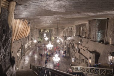 İşçilerin tuz mağaralarında dua ettiği dua için kilise