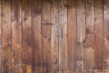 Bir büfede ahşap panoların dokusu