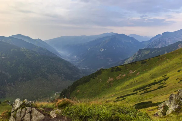 Horské údolí v pohoří Tatra — Stock fotografie