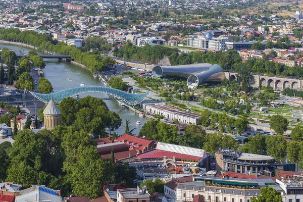 Güneşli bir günde Tiflis Panoraması — Stok fotoğraf