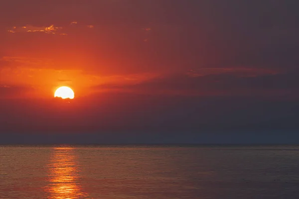 Hazar Denizi Üzerinde Güzel Bir Gün Batımı — Stok fotoğraf