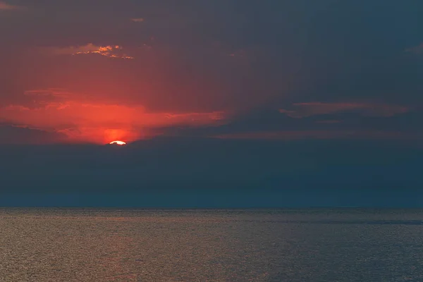 Hazar Denizi Üzerinde Güzel Bir Gün Batımı — Stok fotoğraf