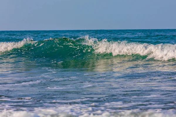 Onde Forti Sulla Costa Del Mar Caspio — Foto Stock