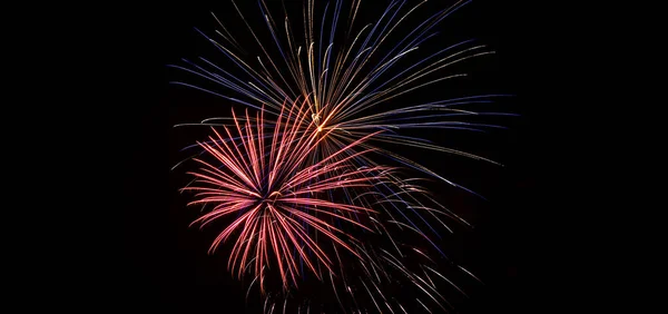 Fuochi Artificio Scintillanti Nel Cielo Notturno Luglio Festa Dell Indipendenza — Foto Stock