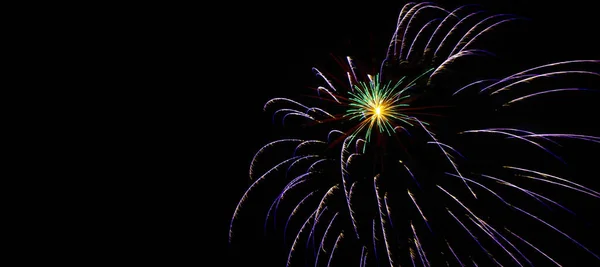 Fuochi Artificio Scintillanti Nel Cielo Notturno Luglio Festa Dell Indipendenza — Foto Stock
