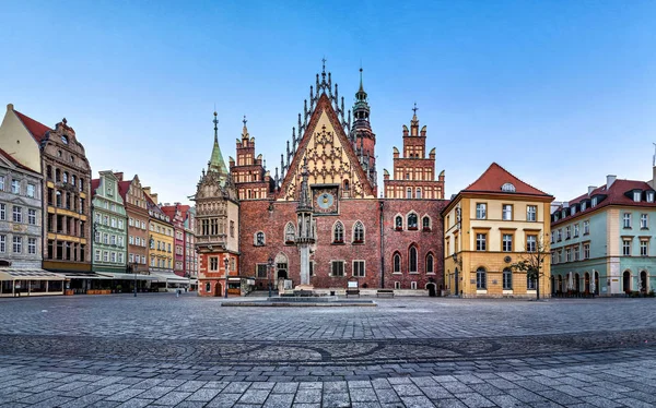 Façade Gothique Avec Horloge Astrinomique Ancien Hôtel Ville Wroclaw Pologne — Photo