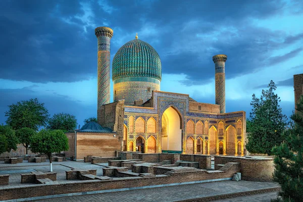 Gur 埃米尔 在乌兹别克斯坦的撒马尔罕 也称为塔穆雷 的亚洲征服者的陵墓 — 图库照片