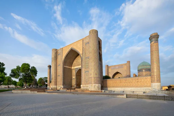 乌兹别克斯坦 Smarkand Khanym 清真寺 — 图库照片