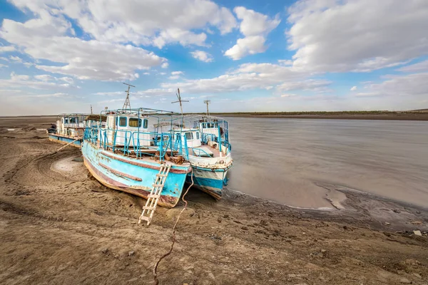 Starych Statków Brzegu Rzeki Amu Daria Suszenia Region Xorazm Uzbekistan — Zdjęcie stockowe