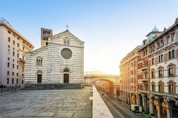 日の出にジェノヴァ イタリア 世紀にまで遡るアッバツィア サント ステーファノ セント シュテファン教会 — ストック写真
