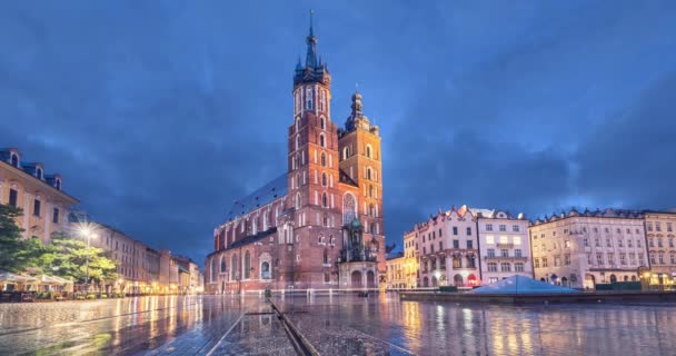 Basílica Santa María Atardecer Con Reflexión Cracovia Polonia Imagen Estática — Vídeo de stock