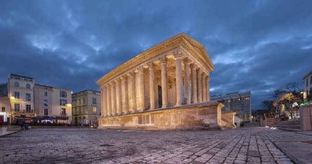 Maison Carree Відновлений Римський Храм Автомагістралі Франція Статичні Зображення Небом — стокове відео