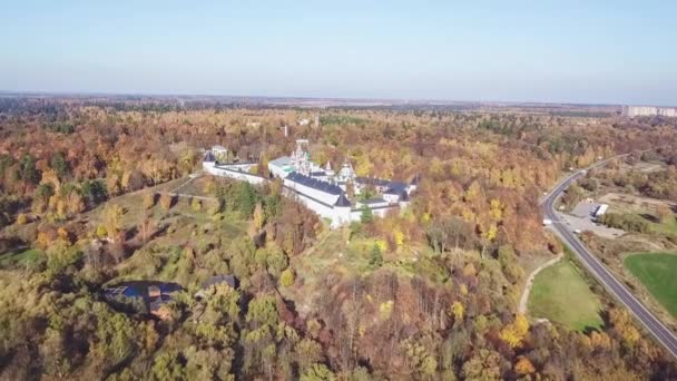 Luftaufnahme Des Savvino Storozhevsky Klosters Herbsttag Svenigorod Oblast Moskau Russland — Stockvideo