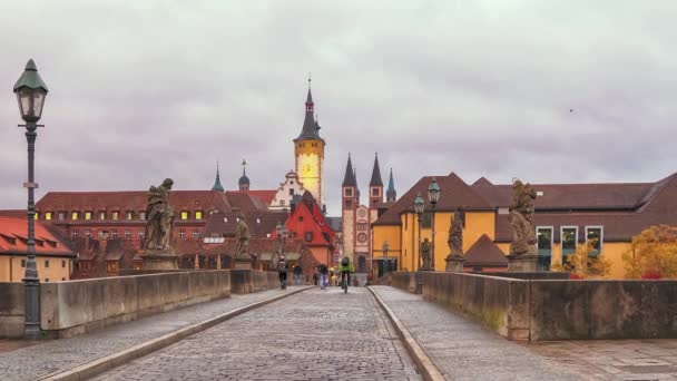 Stadsgezicht Van Würzburg Met Alte Mainbrucke Bridge Voorgrond Beieren Duitsland — Stockvideo