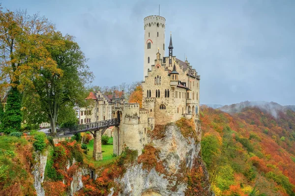 Herbstlandschaft Mit Burg Lichtenstein Gotischen Erweckungsstil Baden Württemberg Deutschland — Stockfoto
