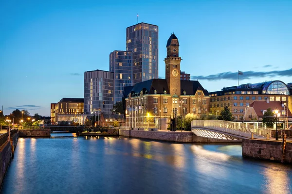 Malmo Suécia Bela Paisagem Urbana Com Canal Horizonte Entardecer — Fotografia de Stock