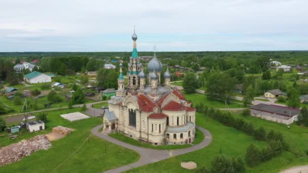 Letecký Pohled Kostel Spasitele Svaté Tváře Vesnici Kukoboy Jaroslavské Oblasti — Stock video