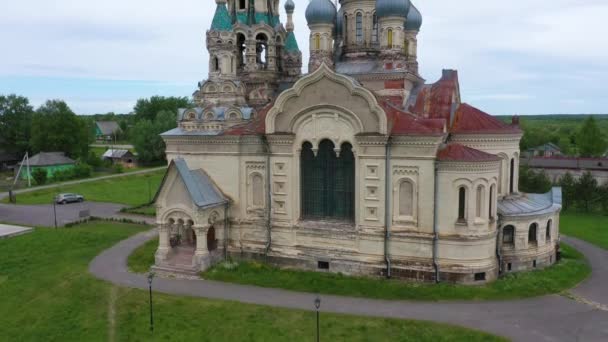 Letecký Pohled Kostel Spasitele Svaté Tváře Vesnici Kukoboy Jaroslavské Oblasti — Stock video