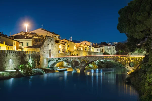 Ponte de pedra medieval em Prato, Itália — Fotografia de Stock
