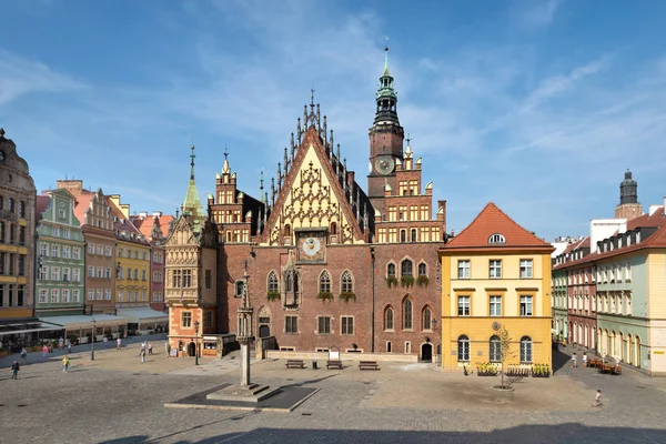 Fachada gótica da histórica Câmara Municipal de Wroclaw — Fotografia de Stock