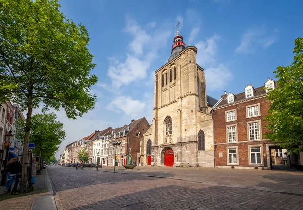 Maastricht Países Bajos Iglesia San Matías Sint Matthiaskerk Situada Calle —  Fotos de Stock