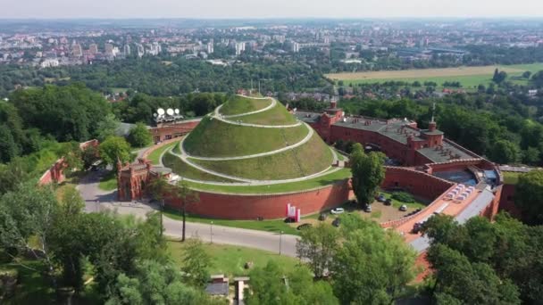 Flygfoto Över Kosciuszko Mound Krakow Polen — Stockvideo