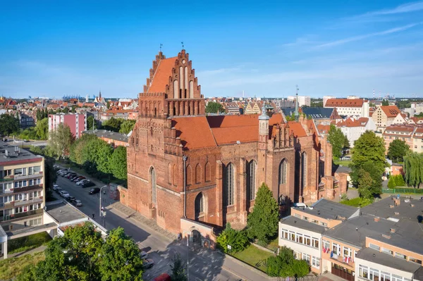 ポーランドのグダニスクにある聖ペテロとパウロ教会の空中風景 — ストック写真