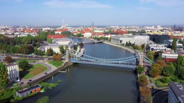 공중에서 Grunwald Bridge Most Grunwaldzki 폴란드 Wroclaw 오데르 — 비디오